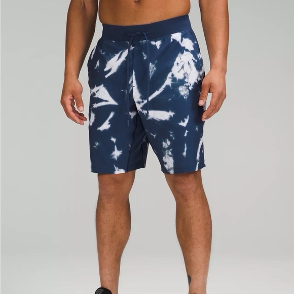 Sold ⛔️ Lululemon Shorts 9" Indigo Ice Print Blue Multi Men's Size L